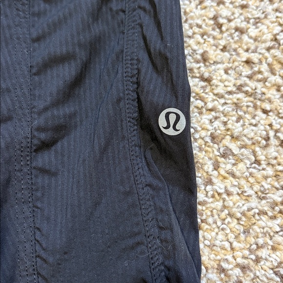 Lululemon Street to Studio Black Size 6 Women's Pants - Picture 6 of 9